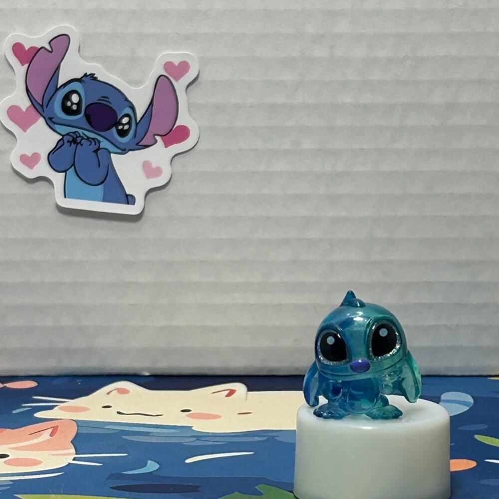 Technicolor Translucent Stitch Special Series 11 Disney Doorables Mini Figure 1"